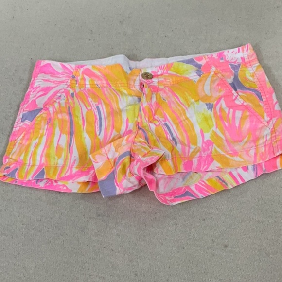 EUC woman’s Lilly Pulitzer shorts - Picture 2 of 6